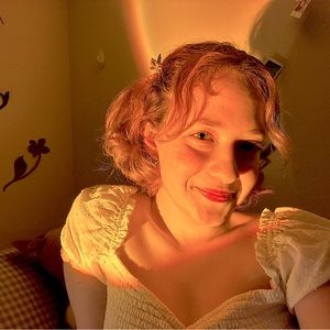 Meet your Posher, Izzy